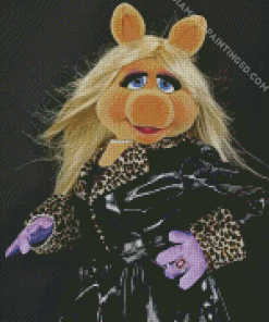 Miss Piggy Wearing Black Diamond Paintings