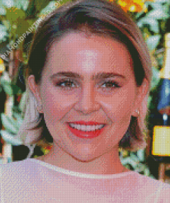 Mae Whitman Smiling Diamond Painting